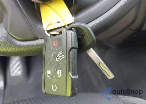 2020 Chevrolet Silverado 1500 4Wd Short Bed Custom z USA, uszkodzony, nr VIN 3GCPYBEK0LG166208